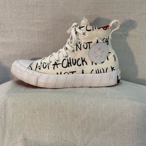 Converse ChuckTaylor( Not a Chuck) High Tops Youths Sneaker— size 5 A++